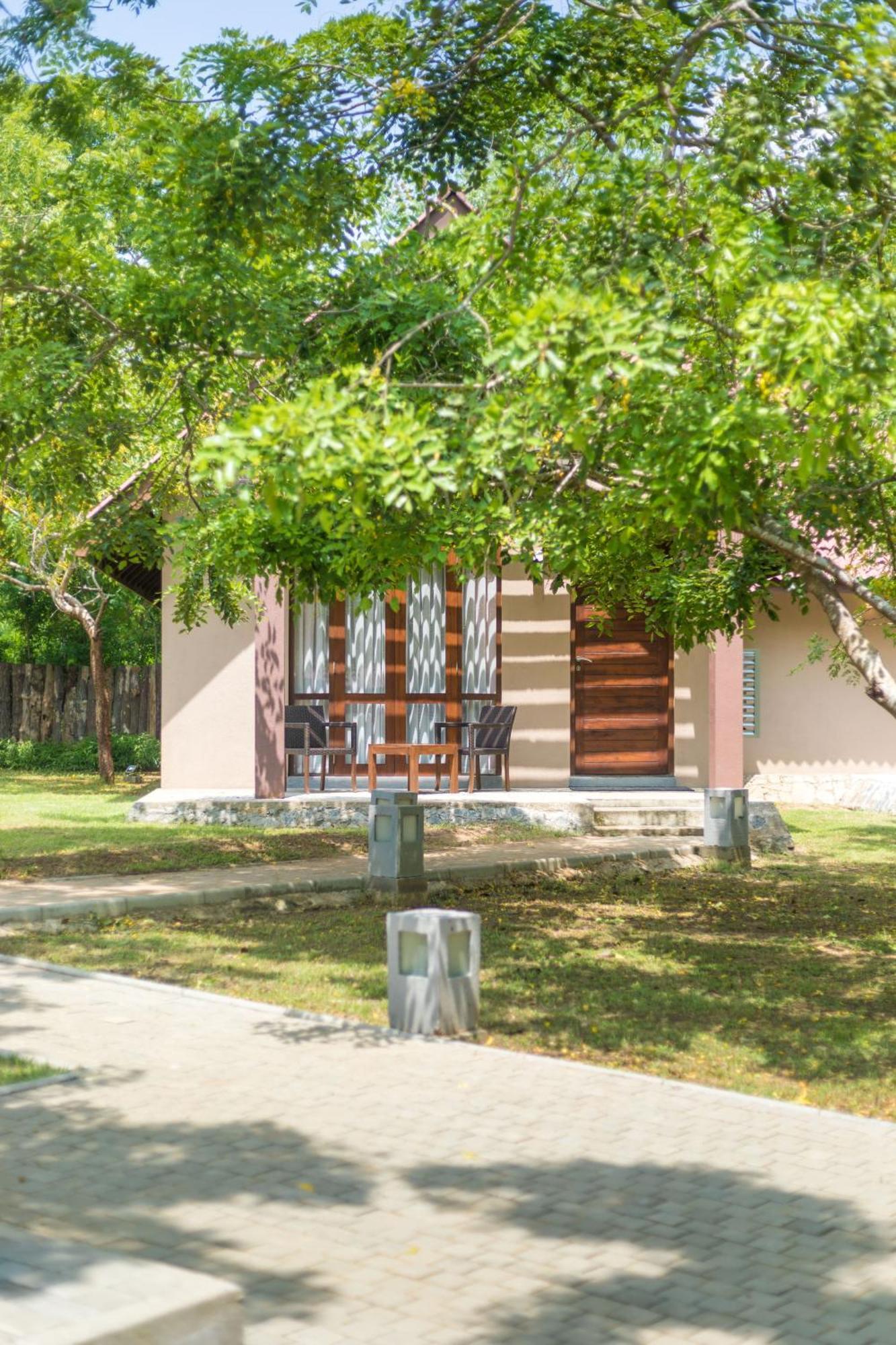 Yala Chalets By Lalan Leisure Kirinda  Eksteriør billede